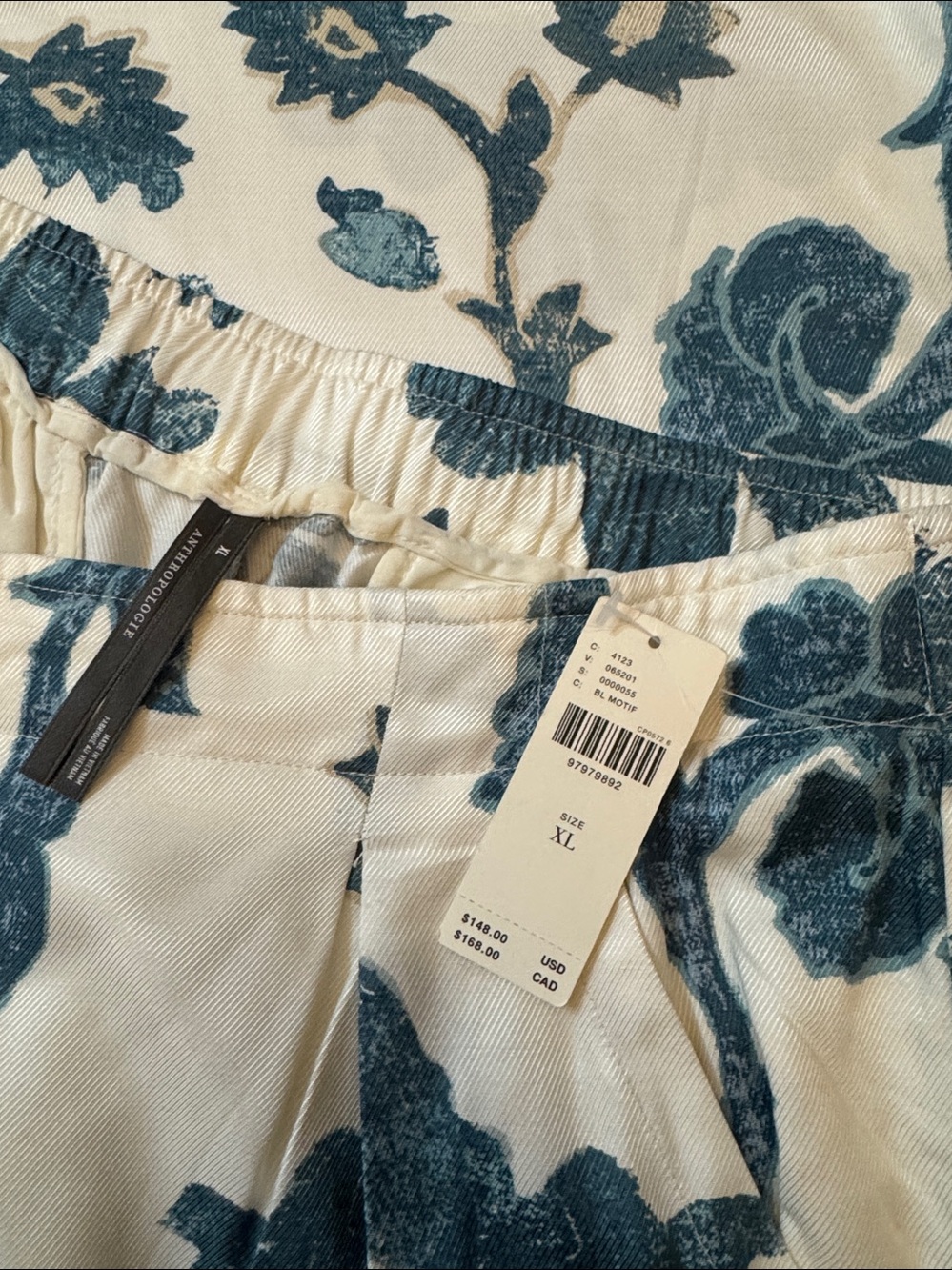 NWT Size XL - Anthropologie Floral Wide Leg Silky Pants with Pockets (US$ 148) - Picture 9 of 16